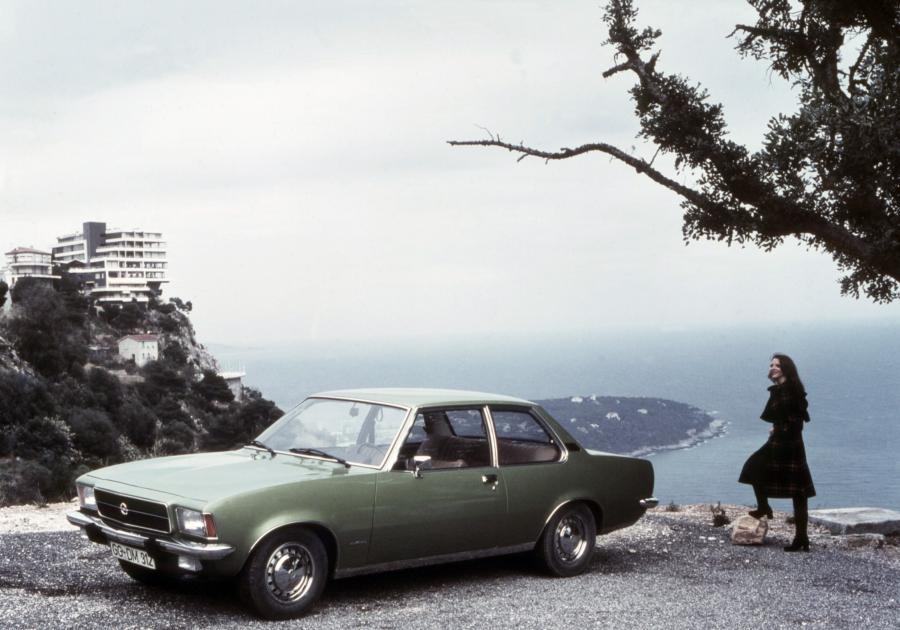  Opel Rekord 2-Door Sedan 1972 года  (фото 2 из 3)